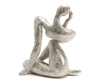 STATUE FEMME ARGENTE COQUETTE