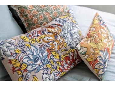 Coussin Alba brodé Multico...