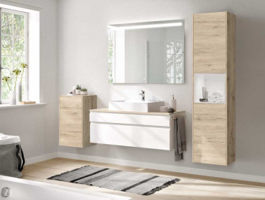 SALLE DE BAIN SANS POIGNÉE...