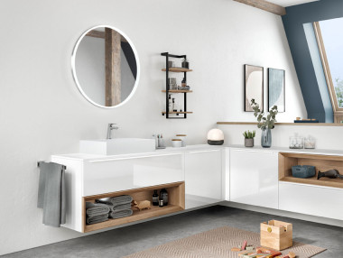 SALLE DE BAIN BRILLANTE /...