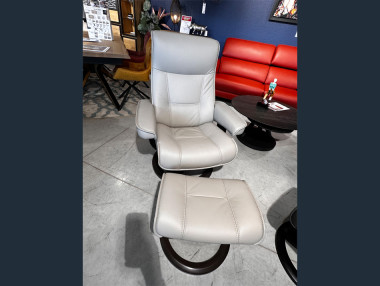 FAUTEUIL ET POUF