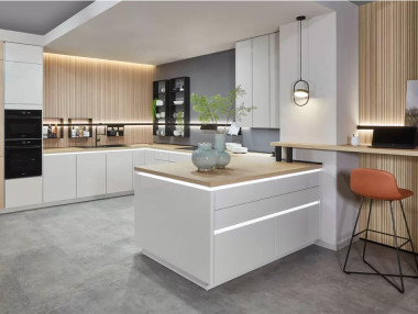 CUISINE LAQUÉE BRILLANTE...