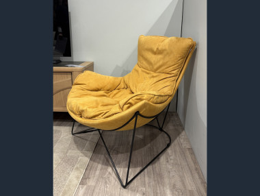 FAUTEUIL EN TISSU PIED...