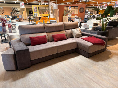 CANAPE D'ANGLE AVEC POUF