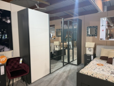 ARMOIRE D'ANGLE