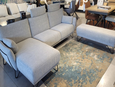 CANAPE AVEC POUF