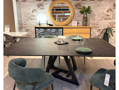 TABLE CARRE