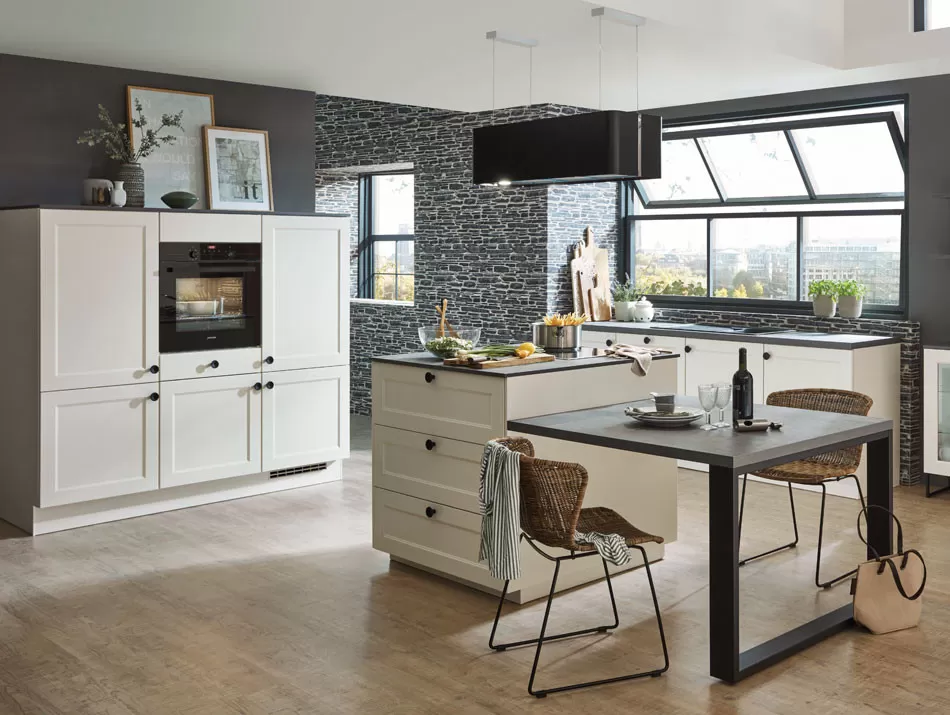 Atlas Home conçoit, vend et pose des cuisines avec ilot. Atlas Home conçoit, vend et pose des cuisines avec ilot.