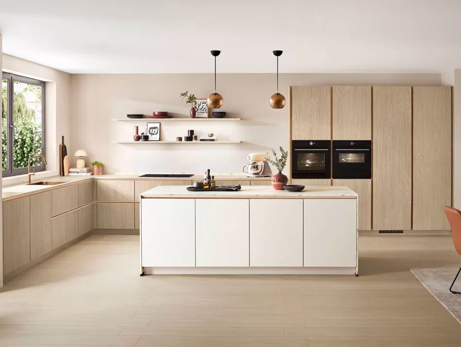 Cuisine de rénovation en chêne massif sur mesure à Cagnes-sur-Mer