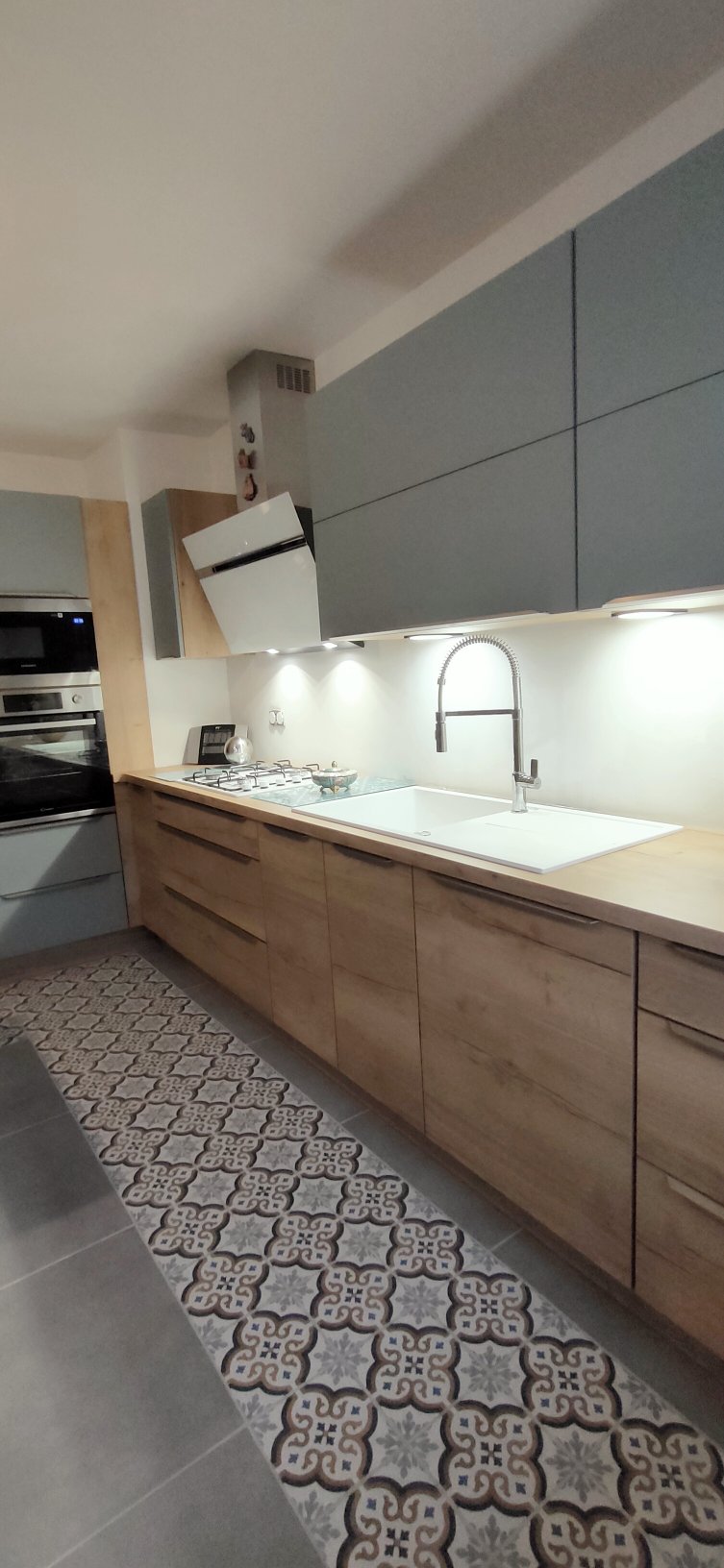 Atlas Home conçoit et pose des cuisines sur mesure à Pontarlier Atlas Home conçoit et pose des cuisines sur mesure à Pontarlier